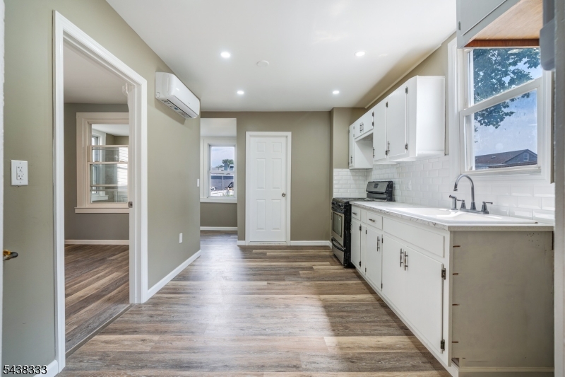 84 Heckel St Property Photo 10
