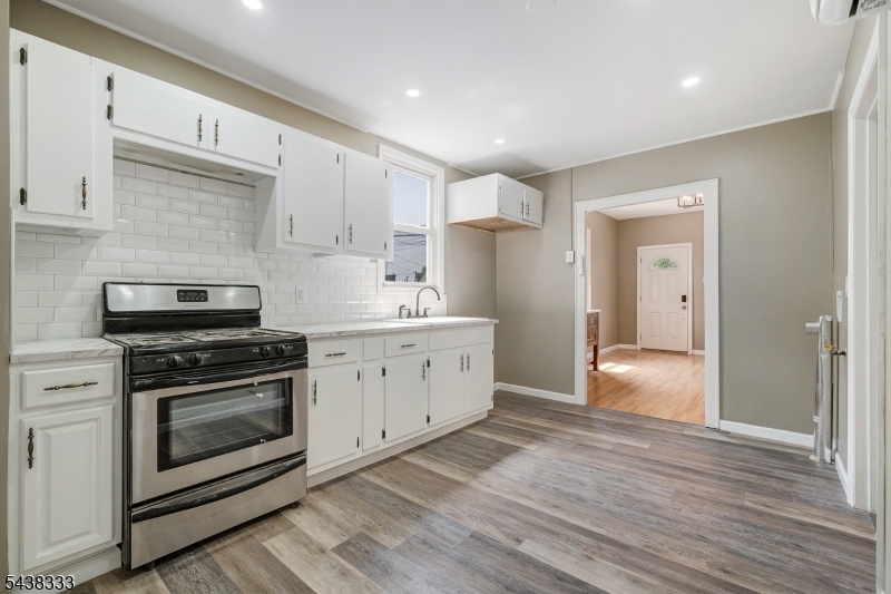 84 Heckel St Property Photo 11