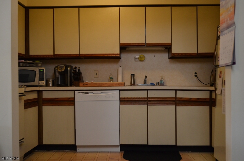 50 Cook Ave 3a Property Photo 9