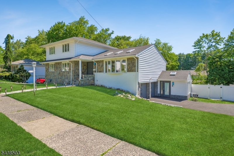 13 Munsey Rd Property Photo 2
