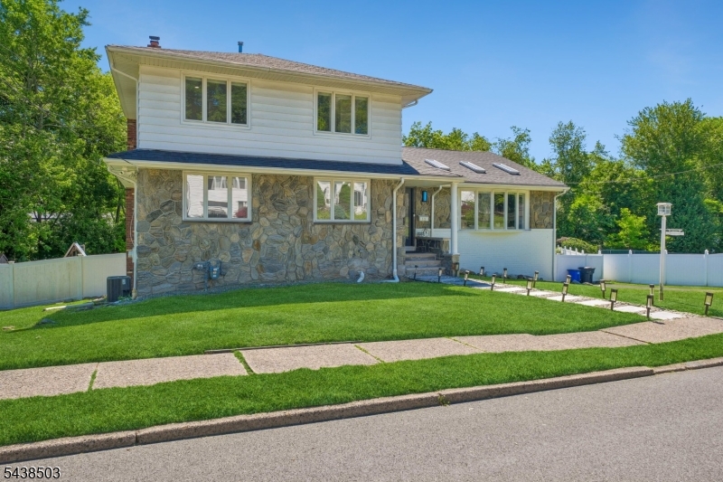 13 Munsey Rd Property Photo 3