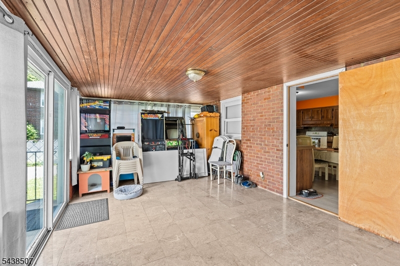 57 Devon St Property Photo 8