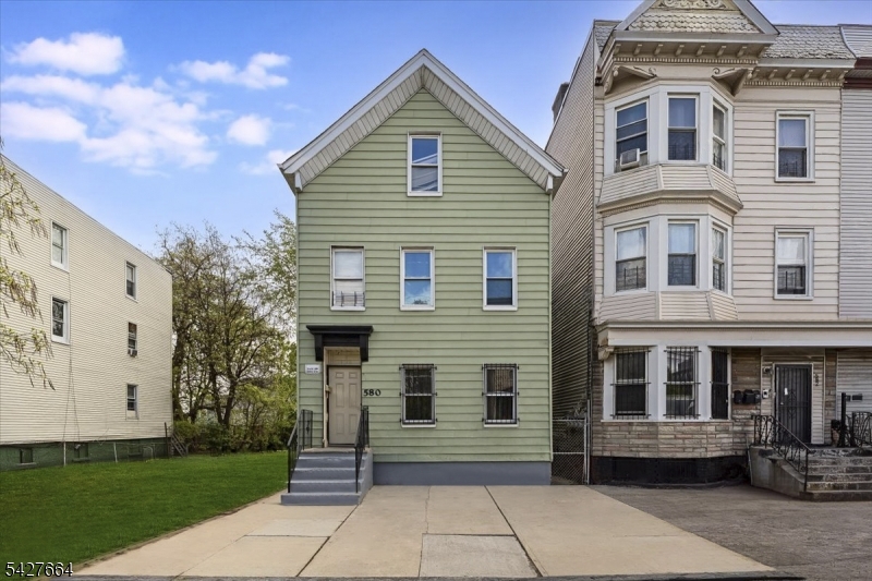 580 Hunterdon St Property Photo 1