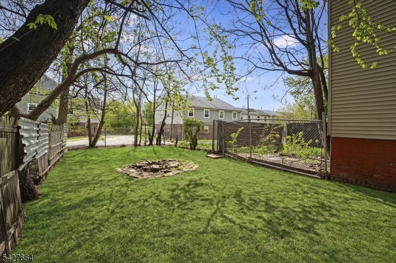 580 Hunterdon St Property Photo 16