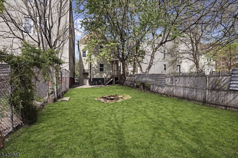 580 Hunterdon St Property Photo 17