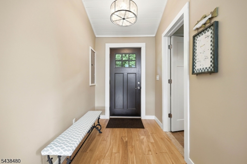 53 Shore Ave Property Photo 4