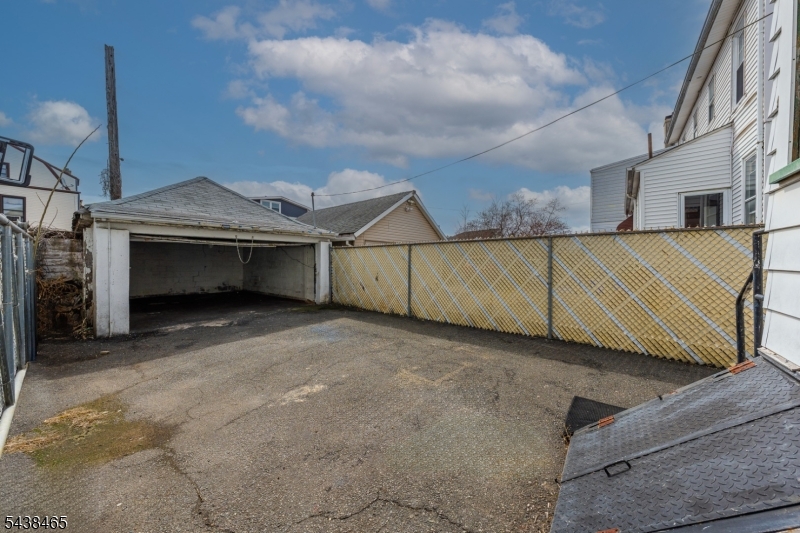 457 N 7th St Property Photo 15