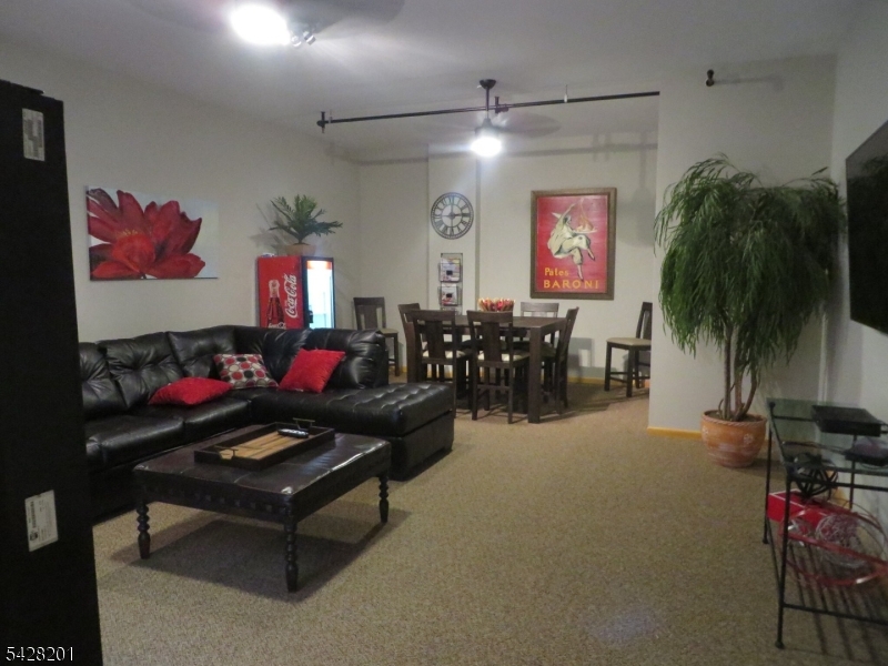 775 Mountain Blvd Property Photo 3