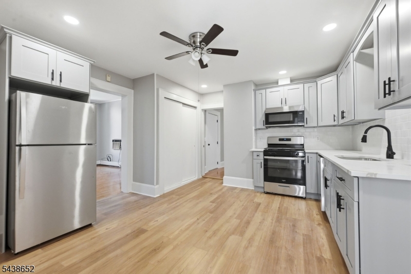 508 2nd St 2 Property Photo 6