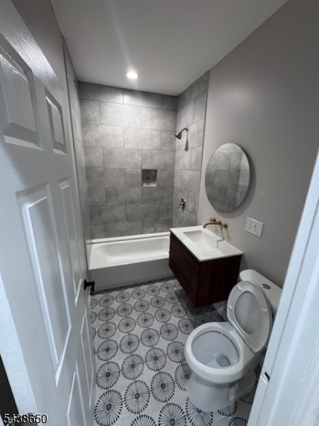 64 Llewellyn Ave 1 Property Photo 12