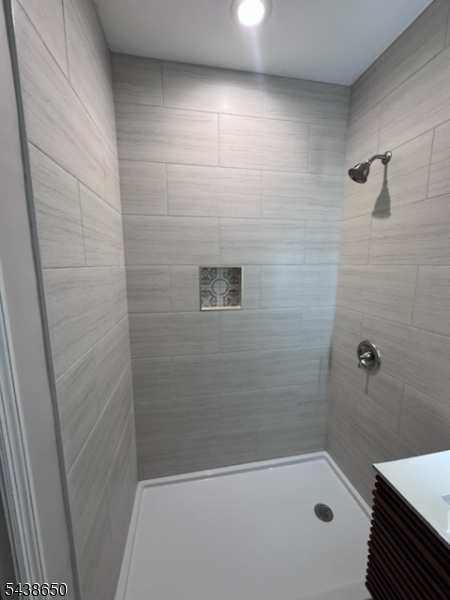 64 Llewellyn Ave 1 Property Photo 17
