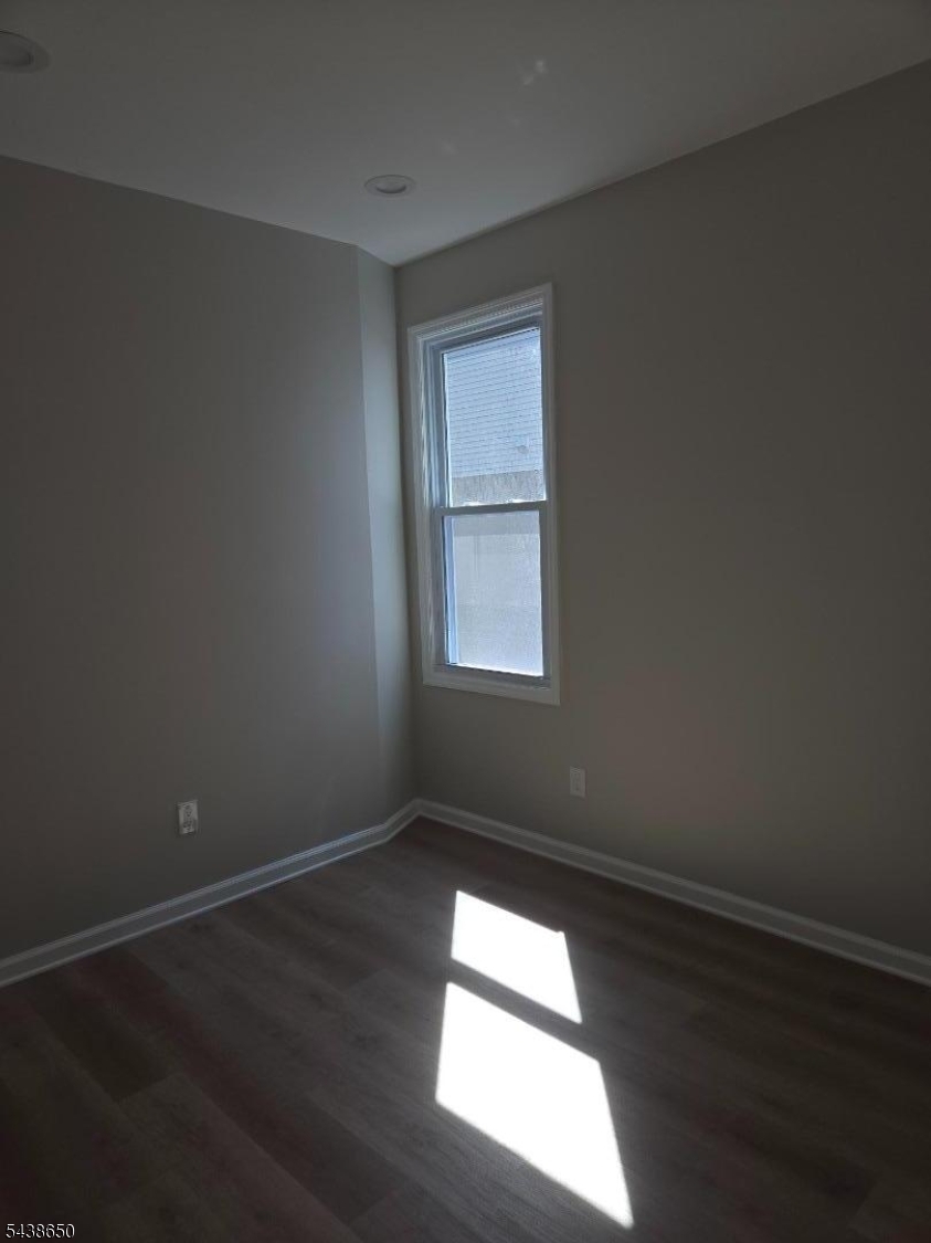 64 Llewellyn Ave 1 Property Photo 22