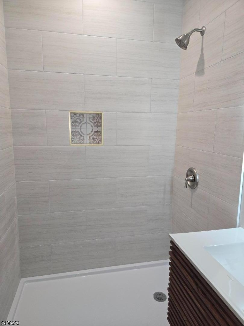 64 Llewellyn Ave 1 Property Photo 23
