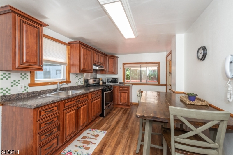 786 Broad St Property Photo 4
