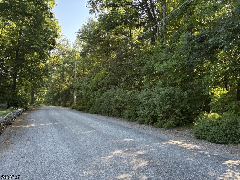 Up-A-Way Dr Property Photo 1