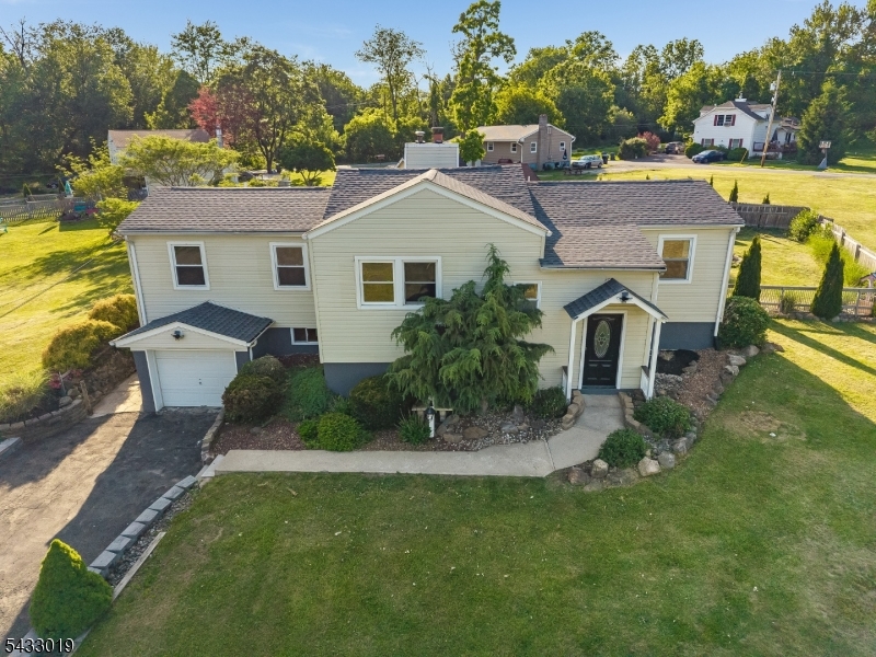 19 Columbus Cir Property Photo 2
