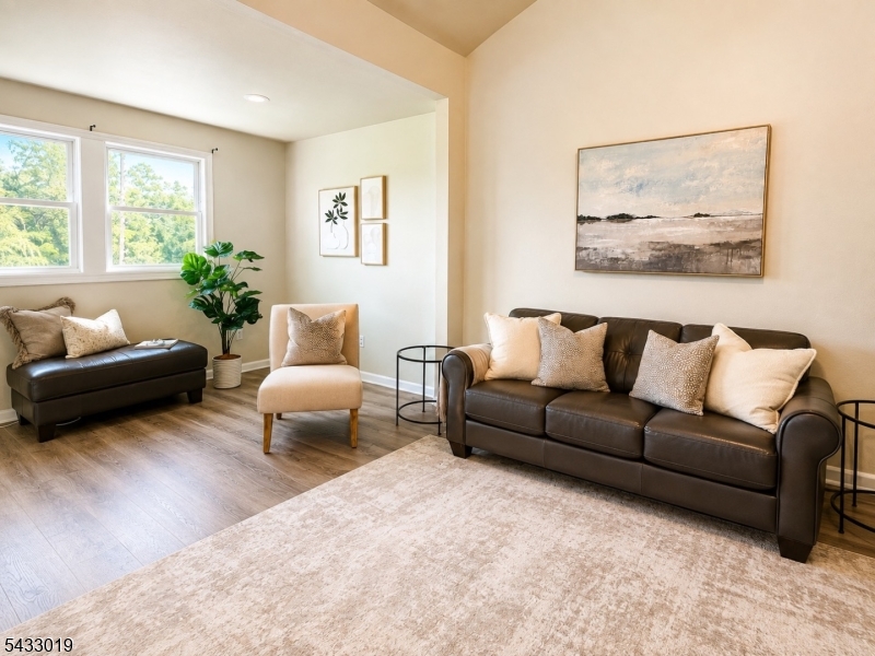 19 Columbus Cir Property Photo 4