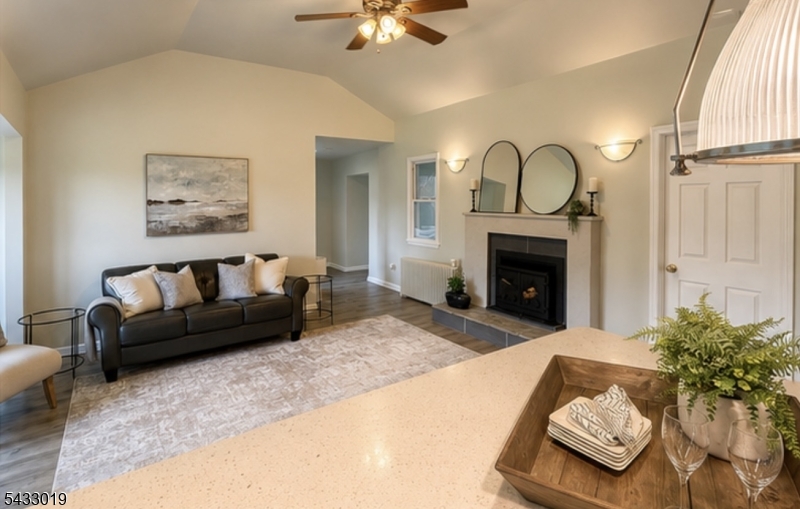 19 Columbus Cir Property Photo 6