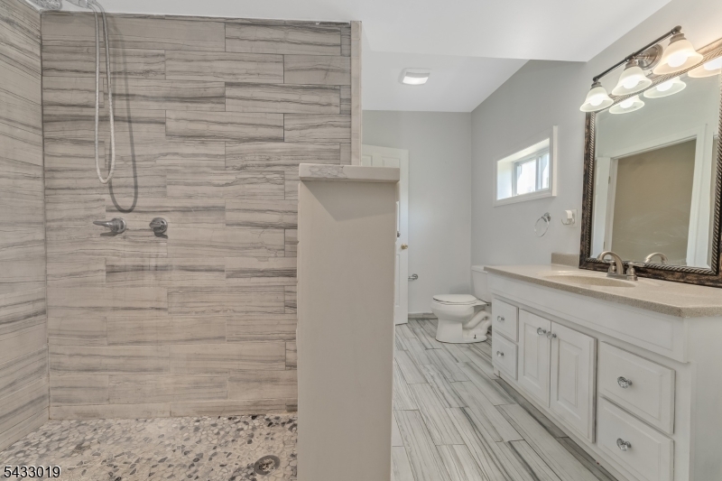 19 Columbus Cir Property Photo 17