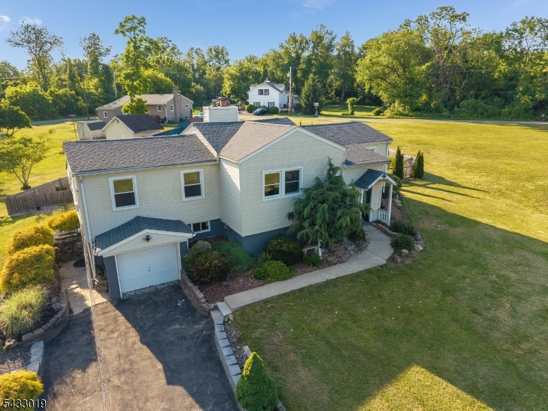 19 Columbus Cir Property Photo 43
