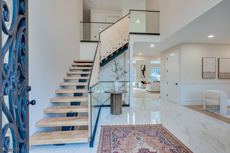 54 Nevsky St Property Photo 7