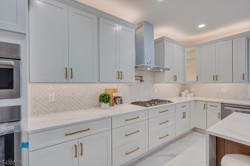 54 Nevsky St Property Photo 19