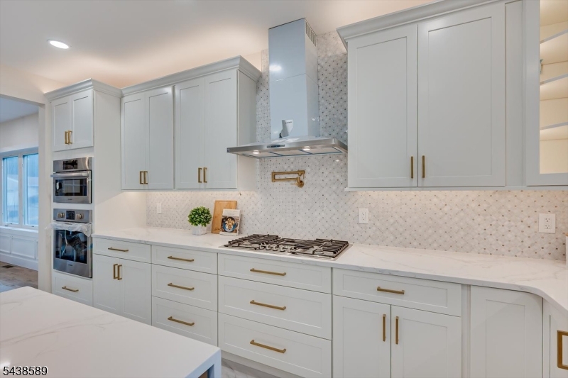 54 Nevsky St Property Photo 22