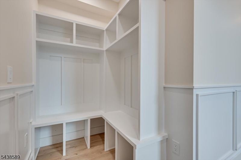 54 Nevsky St Property Photo 35