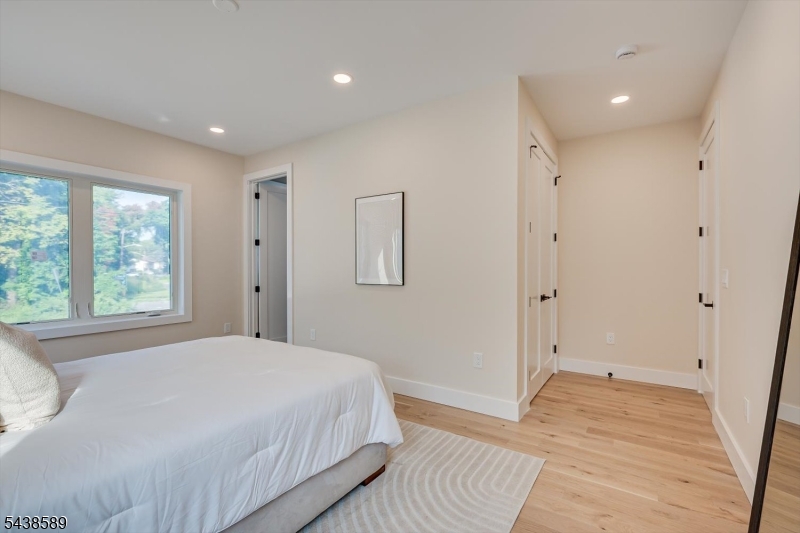 54 Nevsky St Property Photo 37