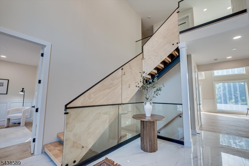 54 Nevsky St Property Photo 42