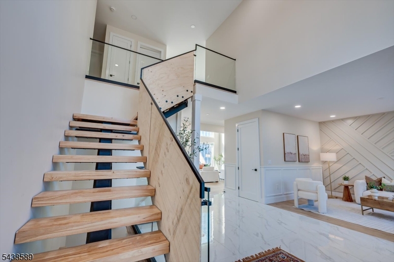 54 Nevsky St Property Photo 43