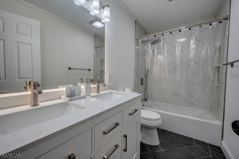 8 Glen Eagles Rd Property Photo 19