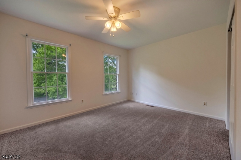 8 Glen Eagles Rd Property Photo 22