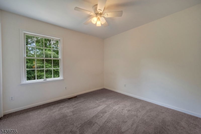 8 Glen Eagles Rd Property Photo 24
