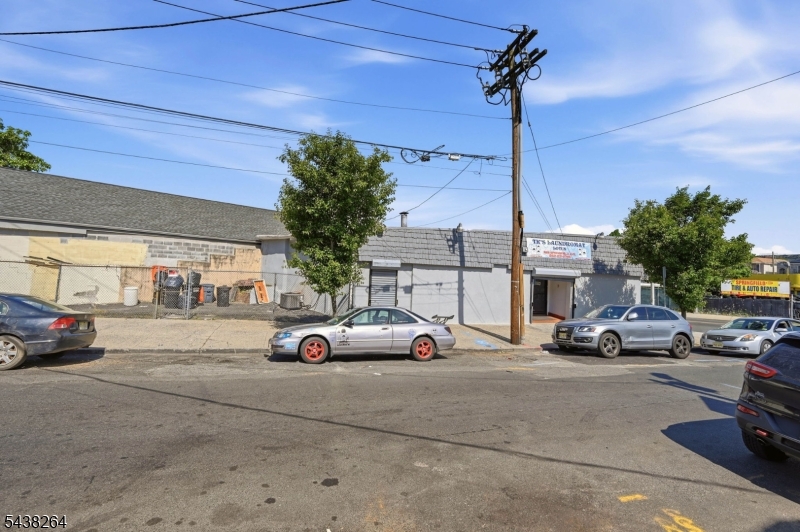 625 Springfield Ave Property Photo 4