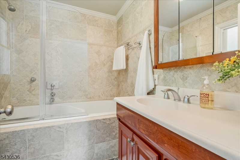 50 Elizabeth St Property Photo 16