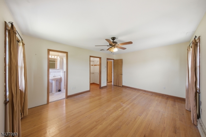 11 Koclas Dr Property Photo 21