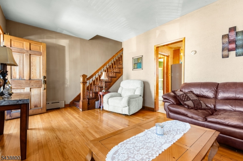 304 Terrace Ave Property Photo 4