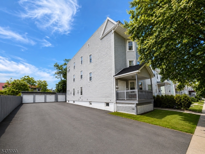 75 Eaton Pl Property Photo 1