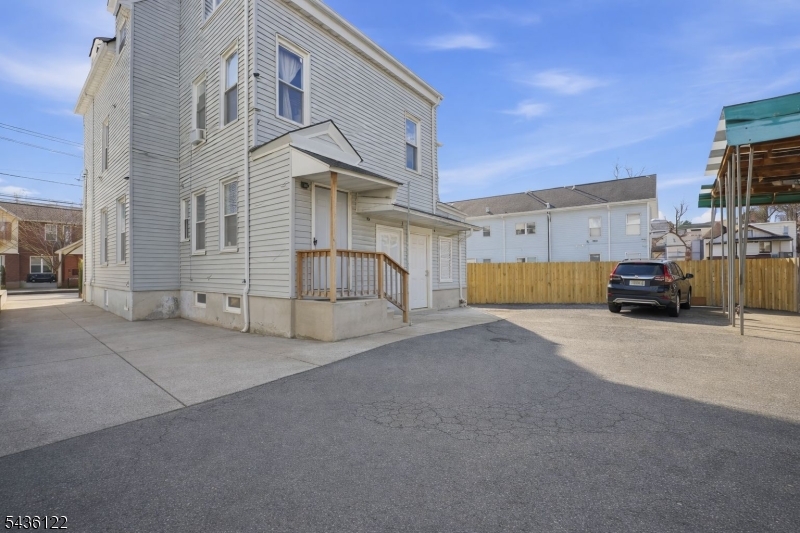 13 May St Property Photo 28
