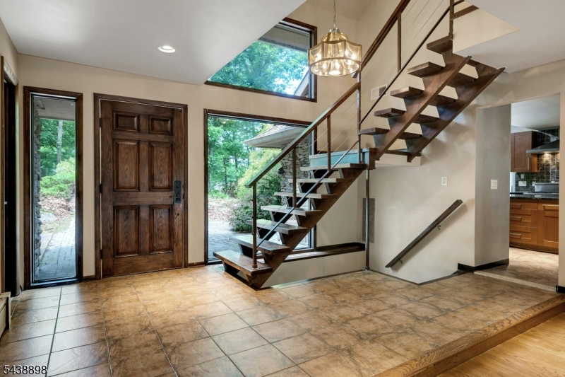 737 Ridge Rd Property Photo 3