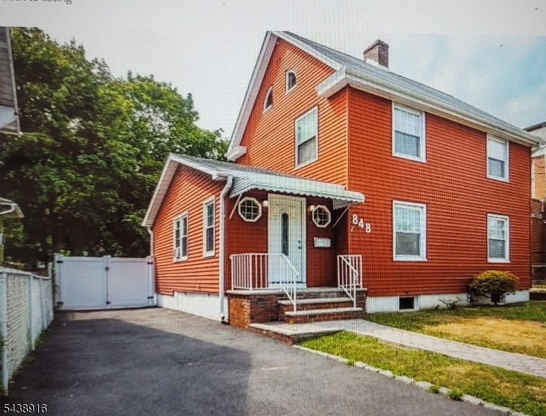 848 Cross Ave Property Photo 3