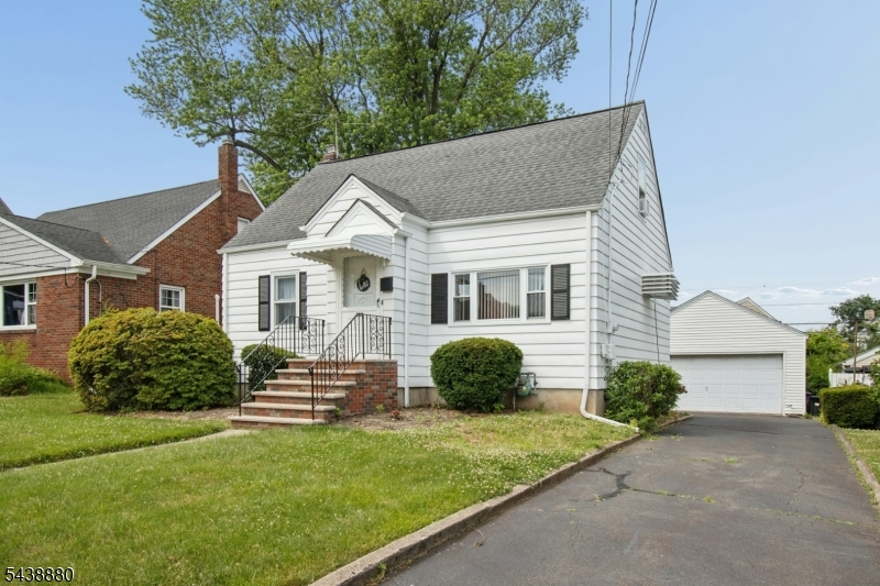 430 Myrtle Ave Property Photo 1