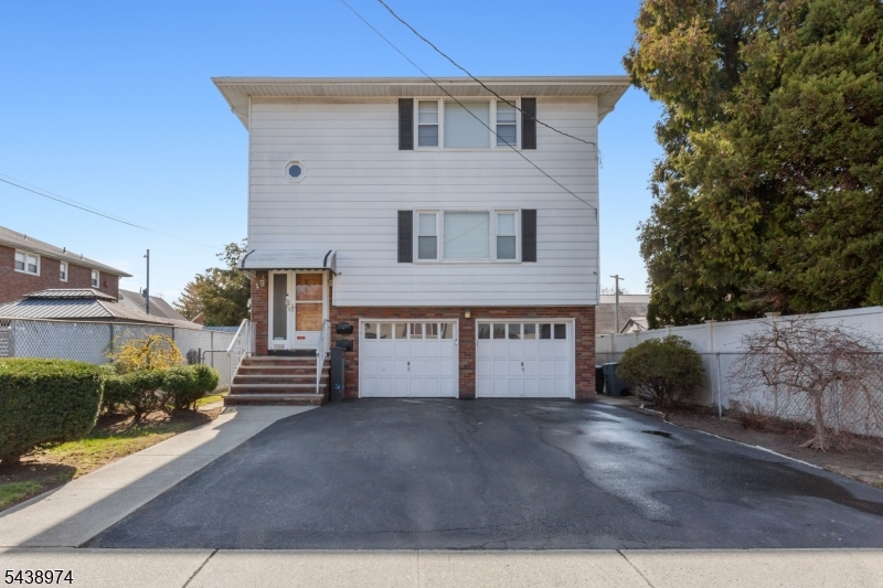 164 Page St Property Photo 1