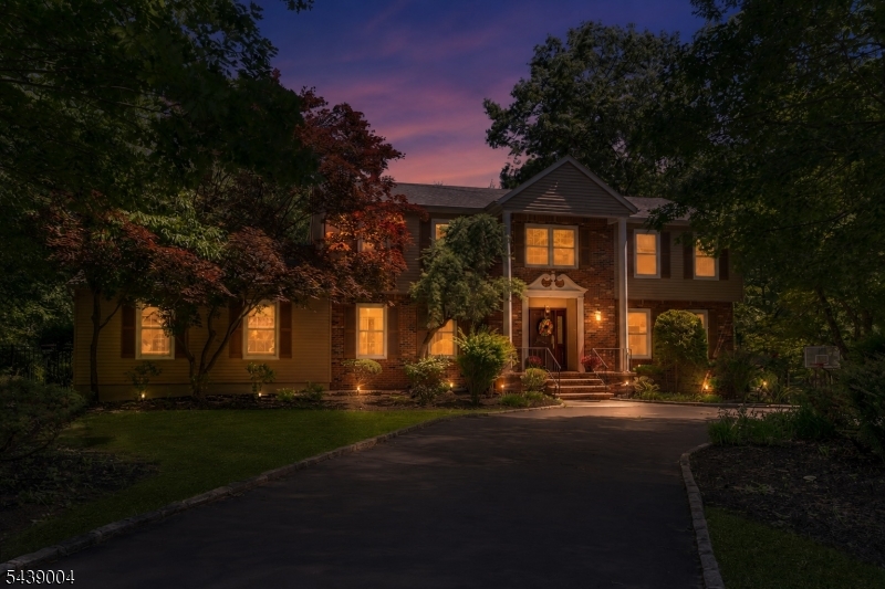10 Moonshadow Ct Property Photo 1
