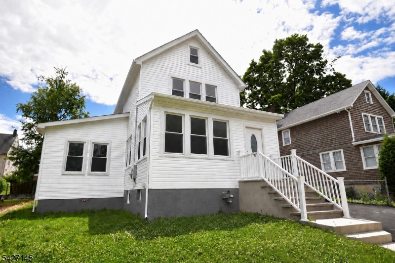12 Ford Ave Property Photo 1