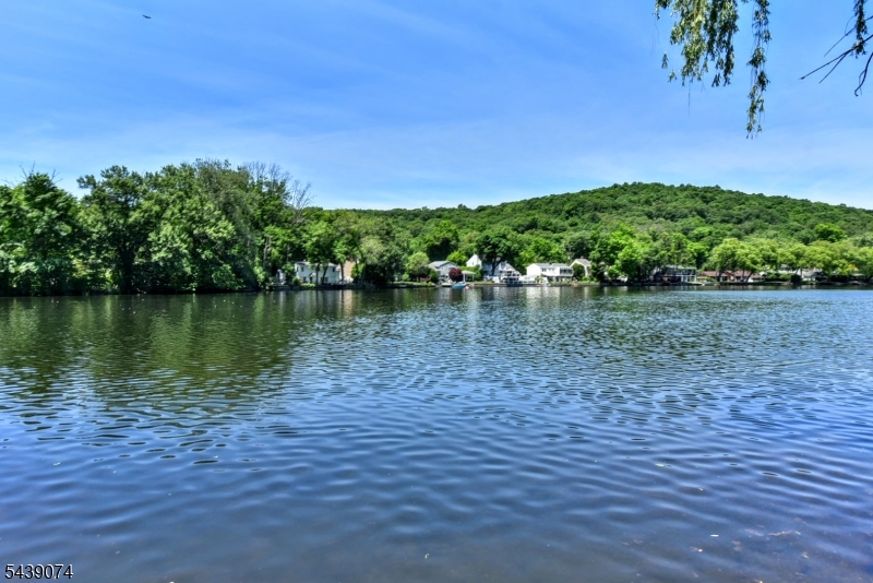 45 Lakeshore Dr Property Photo 43