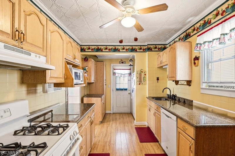 332 Riverside Ave Property Photo 15