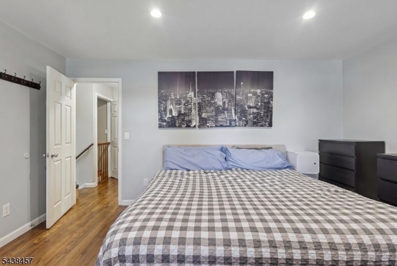 1 Franklin Pl Property Photo 9
