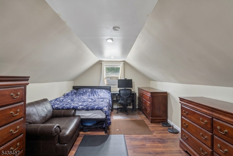 1 Franklin Pl Property Photo 13